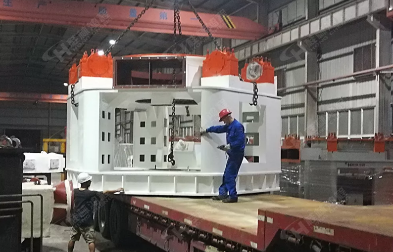 桂林鴻程磨粉機安裝工人五一堅守崗位，保證客戶磨粉生產線按計劃投產