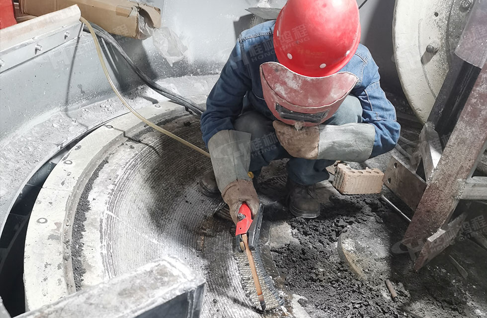 點(diǎn)贊！鴻程榜樣！無(wú)懼炙烤，追求卓越，實(shí)現(xiàn)服務(wù)“超預(yù)期”