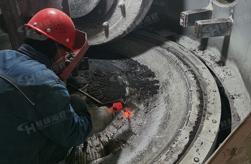 點(diǎn)贊！鴻程榜樣！無(wú)懼炙烤，追求卓越，實(shí)現(xiàn)服務(wù)“超預(yù)期”